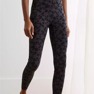 OFFLINE by Aerie Black Star Patterned high rise Women's Leggings size small